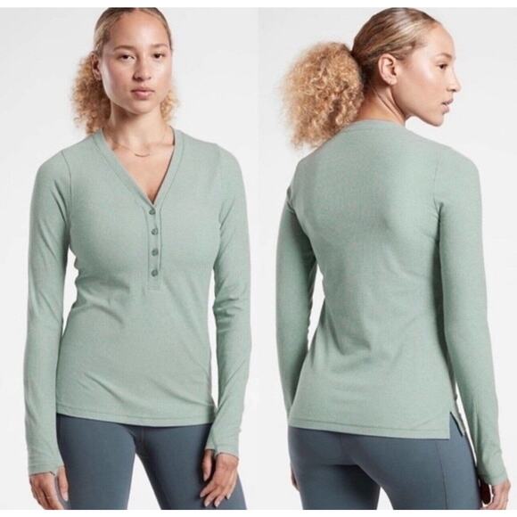 Athleta Women's Top Medium Green Uptempo Ribbed Henley V Neck Long Sleeve Athlet - Picture 1 of 11